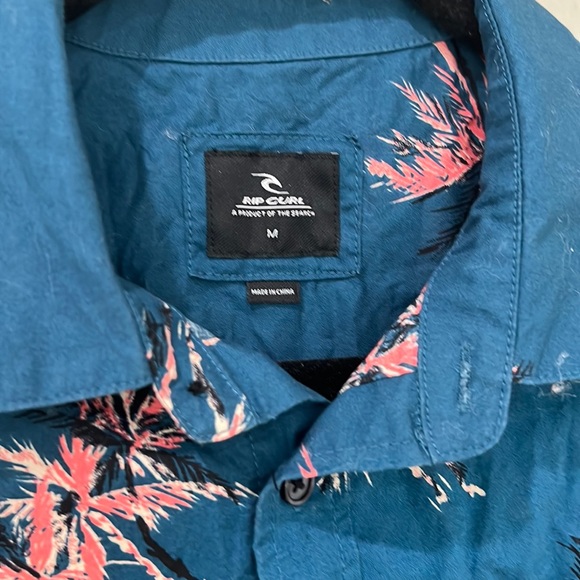 RIP CURL Boys surf shirt, Button-Down, Worn ONE Time, looks BRAND NEW!! - Picture 2 of 9